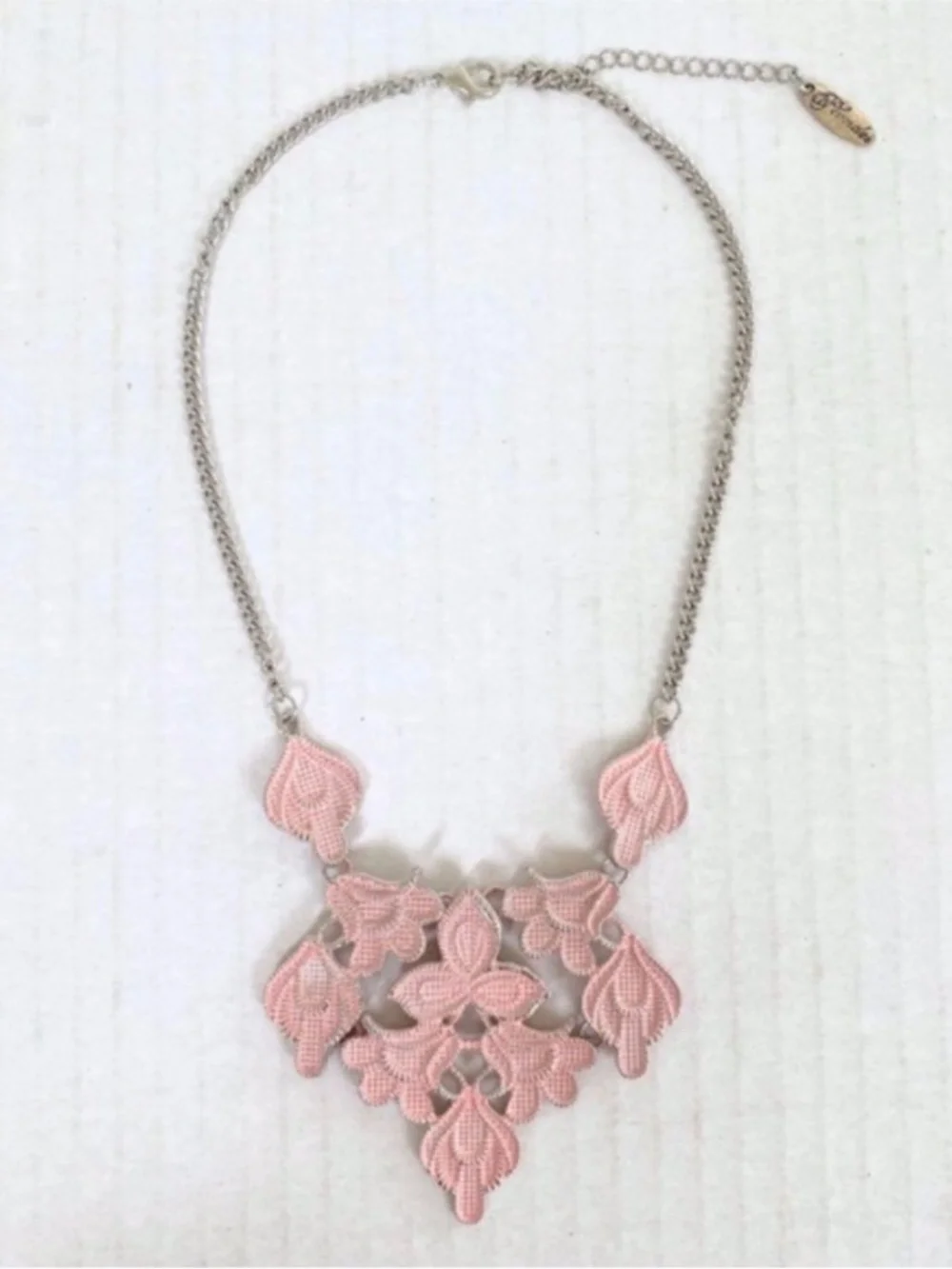 Plunder Sue Pink Necklace